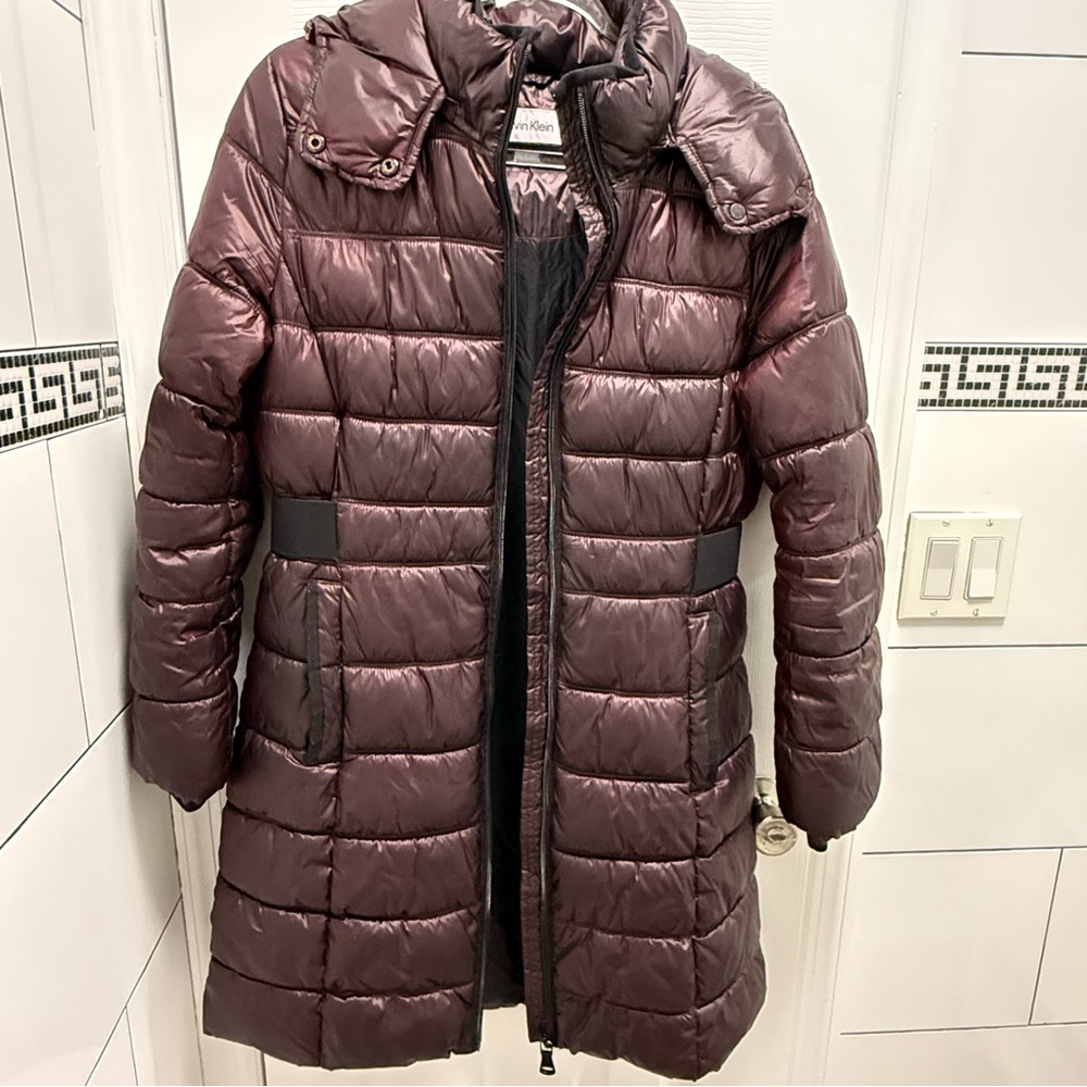 Calvin Klein Shiny Plum burgundy Puffer Jacket